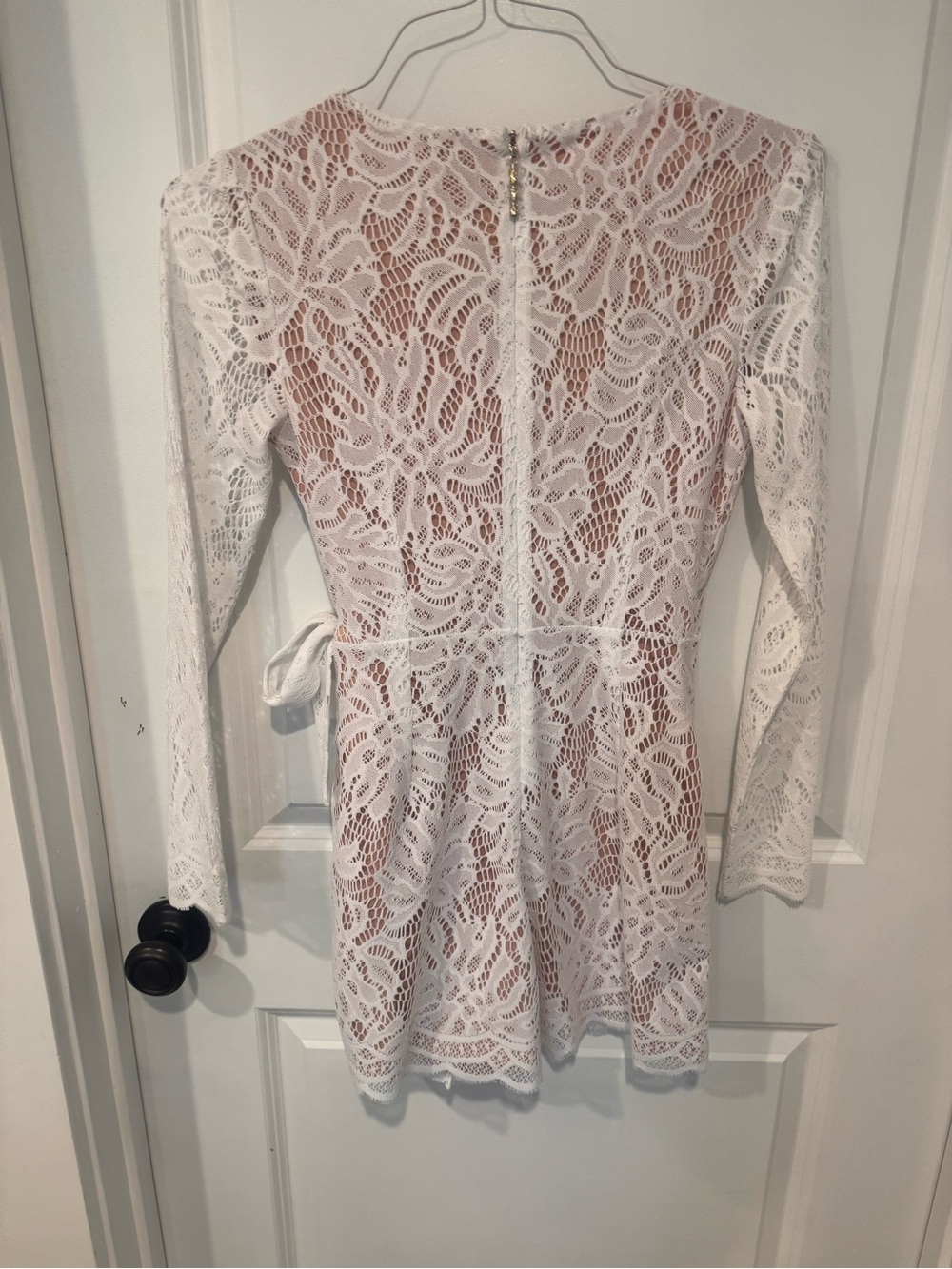 Lilly Pulitzer Resort Line Tiki White Lace Romper with nude lining - Picture 2 of 4
